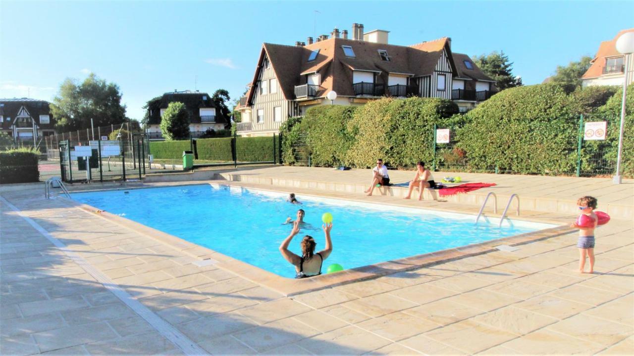 Cadre Exceptionnel: Duplex Classe 4**** Tennis, Piscine, Parking, Linge Inclus, Wifi, Materiel Bebe, Proximite Centre Deauville Dış mekan fotoğraf